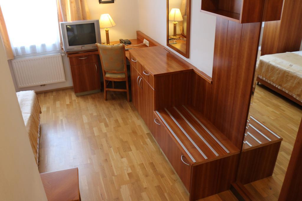 Hotel Wasserpalast - Breakfast For Free!!! Graz Chambre photo